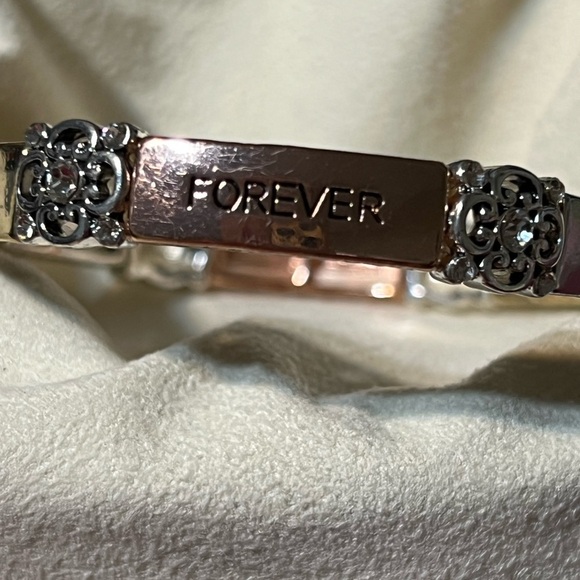 Friends Sisters Forever gold, silver and rose tone, rhinestones bracelet - Picture 4 of 7